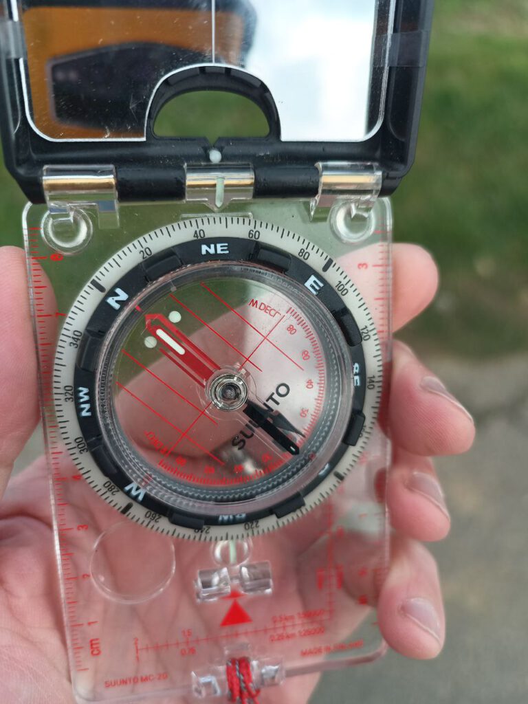 48 Grad Peilung am Kompass für Kreuzpeilung bestimmen